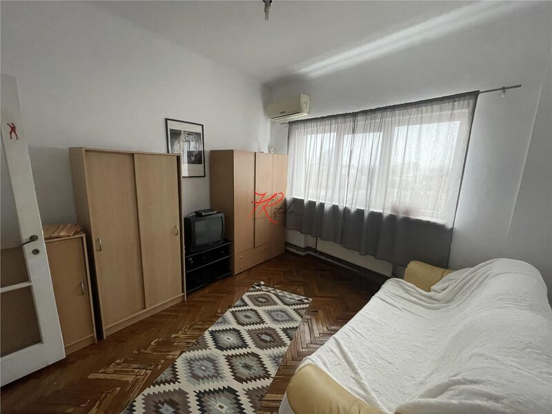 Sfanta Vineri Vanzare garsoniera dubla