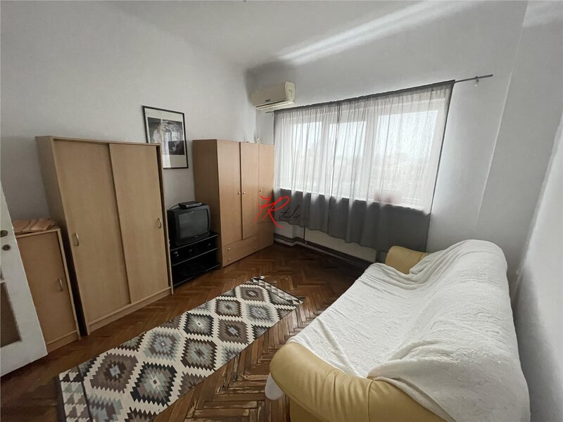 Sfanta Vineri Vanzare garsoniera dubla