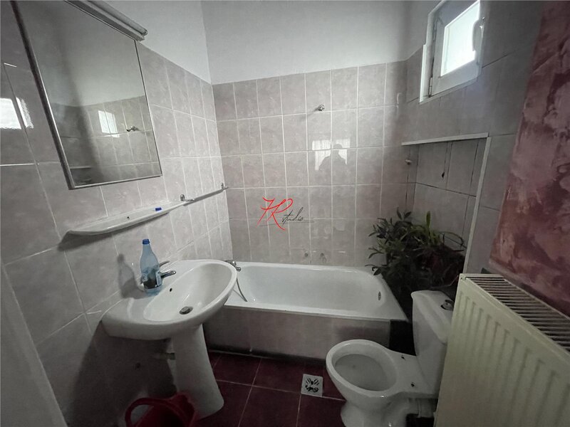 Sfanta Vineri Vanzare garsoniera dubla